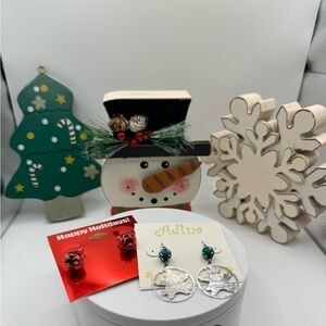2 Pairs of‎ Christmas Earrings NEW